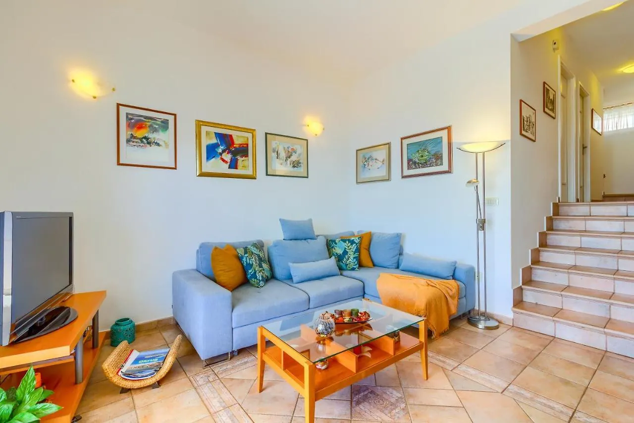 Apartments Meri Trogir 0*,  Kroatien