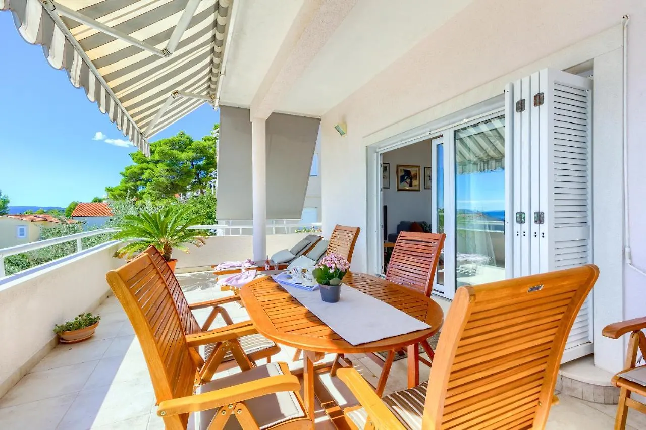 Apartments Meri Trogir 0*,